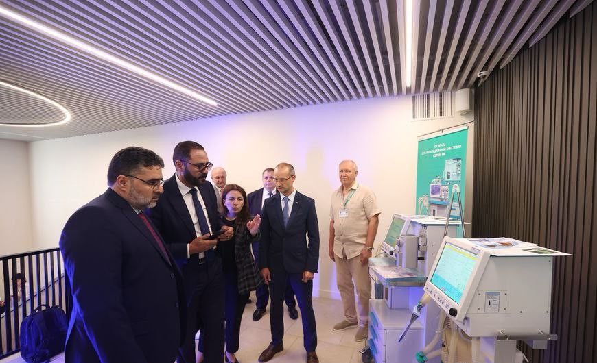 Визит президента Кубы отметил ключевую роль белорусской медтехники на выставке в «Белмедпрепаратах»